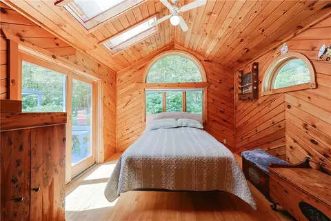 Bedroom - 85 Indian Trl, Glocester, RI 02814 photo 3 of 10