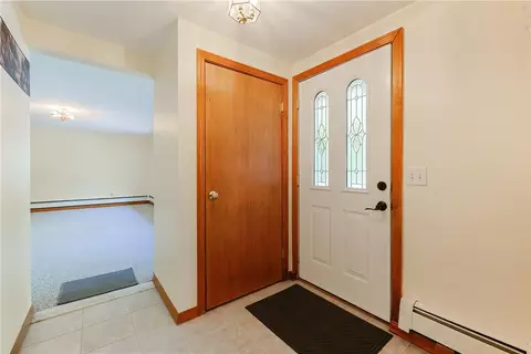 Entry Way - 85 Indian Trl, Glocester, RI 02814 photo 2 of 2