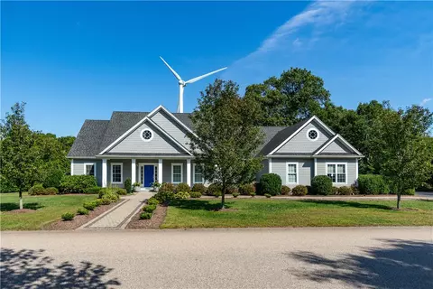 201 Rodman Ln, North Kingstown, RI 02852