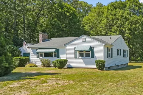 2 N Capalbo Dr, Westerly, RI 02891