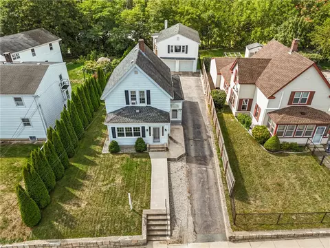 186 High St, Westerly, RI 02891