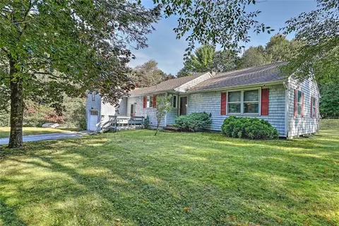 47 Chestnut Hill Rd, Glocester, RI 02814