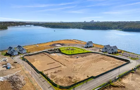 141 E Point Dr #401, East Providence, RI 02916