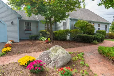 770 Tuckertown Rd, South Kingstown, RI 02879
