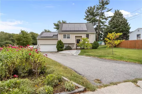 7 Jill Ct, East Providence, RI 02915