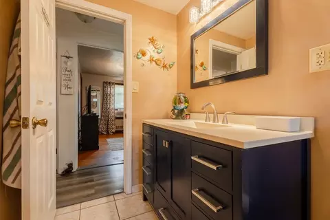 Bath - 72 Priscilla Rd, Woonsocket, RI 02895 photo 2 of 3