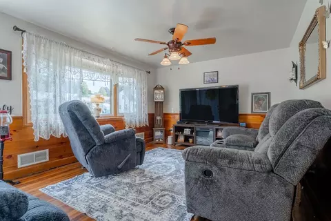 Living - 72 Priscilla Rd, Woonsocket, RI 02895 photo 1 of 1