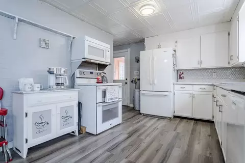 Kitchen - 72 Priscilla Rd, Woonsocket, RI 02895 photo 2 of 2