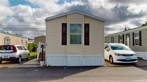 60 West Dr, Rumford, RI 02916