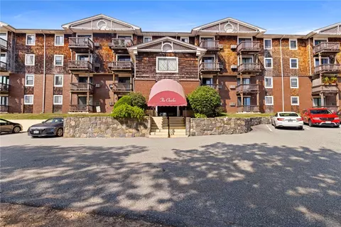 1190 Charles St #20, North Providence, RI 02904