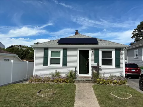 25 Fairview Ave, East Providence, RI 02914