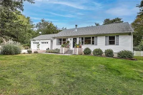 21 Browning Dr, Charlestown, RI 02813