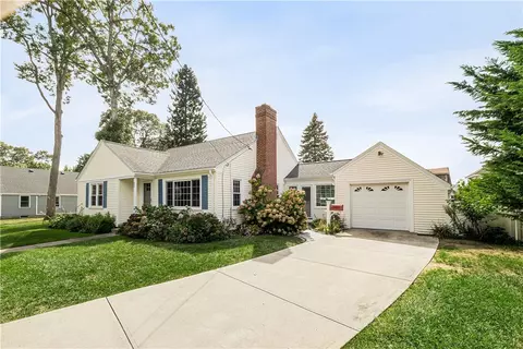 995 Bullocks Point Ave, Riverside, RI 02915