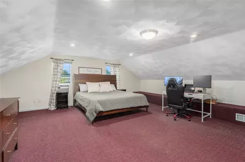 Bedroom - 114 Pontiac St, Warwick, RI 02886 photo 2 of 4
