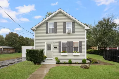 Exterior - 114 Pontiac St, Warwick, RI 02886 photo 2 of 5