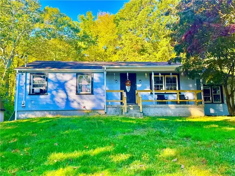 198 Colvintown Rd, Coventry, RI 02816