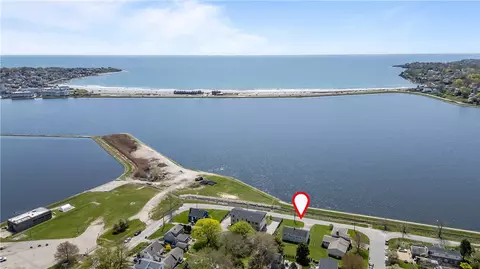 78 Ellery Rd, Newport, RI 02840