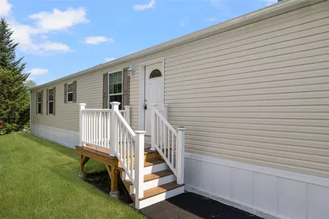 Exterior - 61 Diamond Hill Rd, Glocester, RI 02814 photo 2 of 5