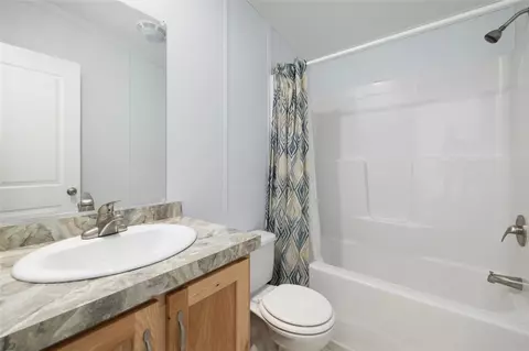 Bath - 61 Diamond Hill Rd, Glocester, RI 02814 photo 2 of 6