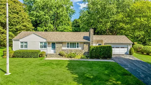 6 Wabasso Ter, Middletown, RI 02842