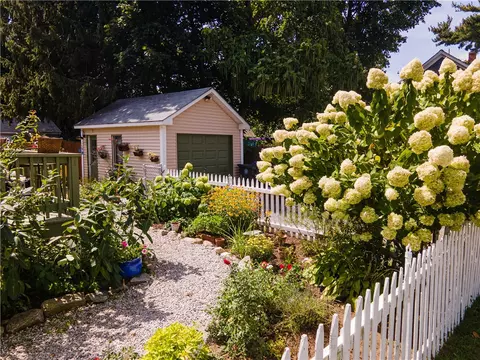 Exterior - 259 Holmes Rd, Warwick, RI 02888 photo 7 of 9