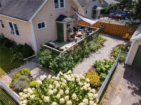 Exterior - 259 Holmes Rd, Warwick, RI 02888 photo 5 of 9
