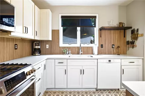 Kitchen - 259 Holmes Rd, Warwick, RI 02888 photo 1 of 5