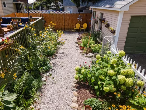 Exterior - 259 Holmes Rd, Warwick, RI 02888 photo 6 of 9