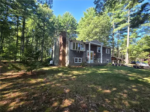 312 Mishnock Rd, West Greenwich, RI 02817