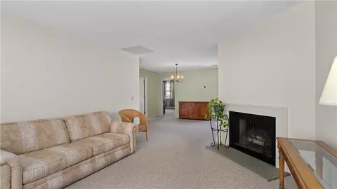 Living - 99 Post Rd #C3, Warwick, RI 02888 photo 2 of 5