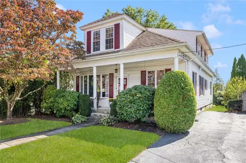 210 Wardlaw Ave, Providence, RI 02908