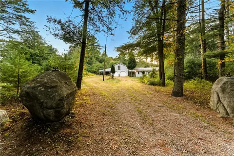 157 Biscuit City Rd, Charlestown, RI 02813