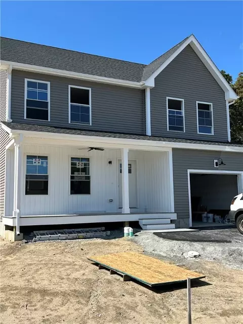 82 Red Maple Ln, Warwick, RI 02886