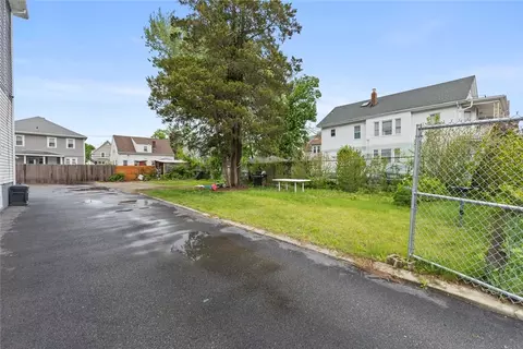 91 Detroit Ave, Providence, RI 02907