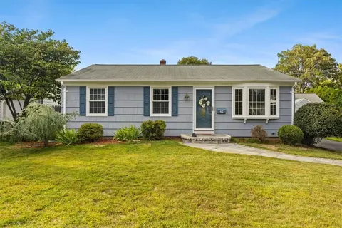 62 Byron Ave, Rumford, RI 02916