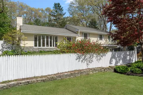 78 Timberline Rd, Warwick, RI 02886 photo 2