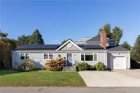 4 James St, Middletown, RI 02842