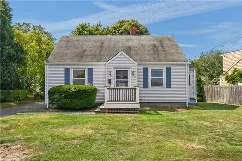 16 King Rd, Middletown, RI 02842
