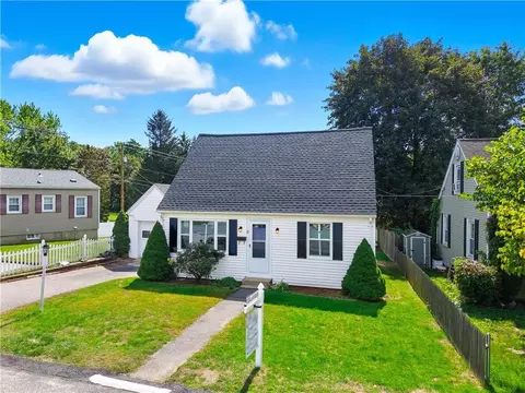 21 St George St, West Warwick, RI 02893 photo 33