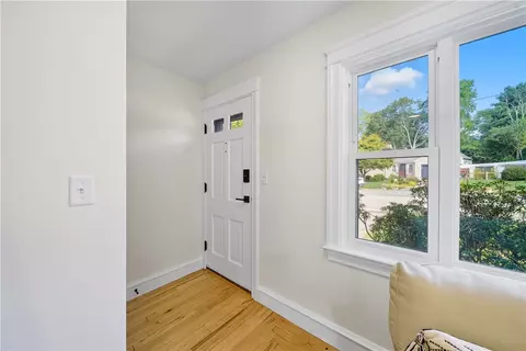 21 St George St, West Warwick, RI 02893 photo 24