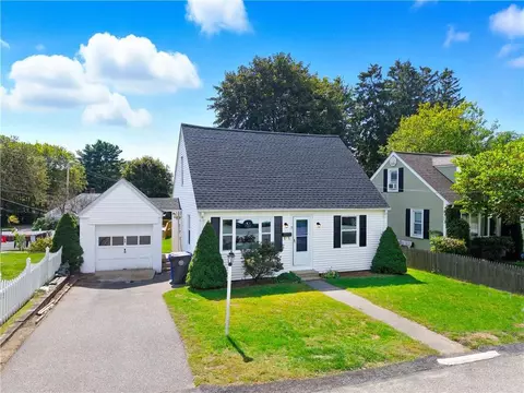 21 St George St, West Warwick, RI 02893 photo 31