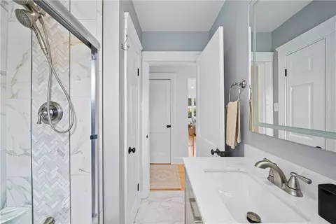 21 St George St, West Warwick, RI 02893 photo 19