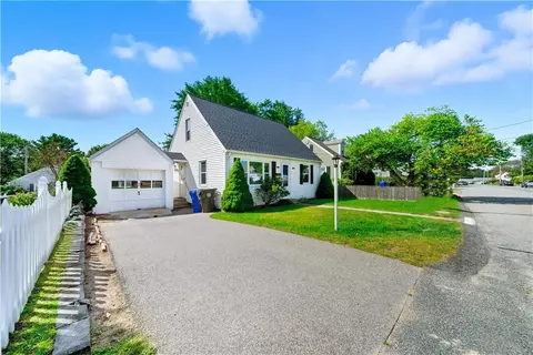21 St George St, West Warwick, RI 02893 photo 32