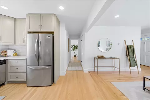 21 St George St, West Warwick, RI 02893 photo 16