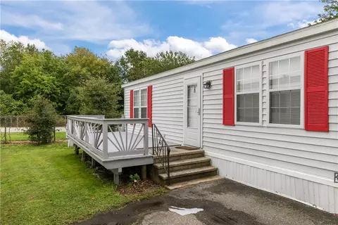 841 Forest Park Ave, Middletown, RI 02842