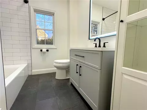 Bath - 4 Harris Ave, Warren, RI 02885 photo 1 of 3