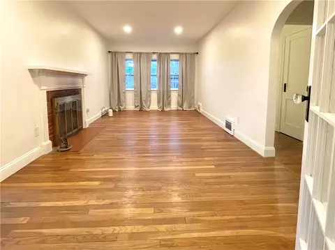 Living - 4 Harris Ave, Warren, RI 02885 photo 3 of 5