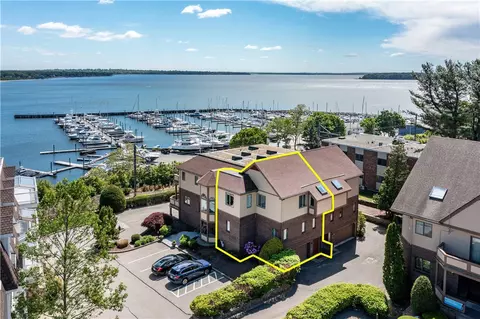 3976 Post Rd, Warwick, RI 02886