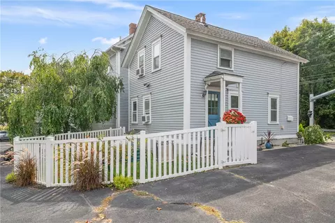1547 Mendon Rd, Cumberland, RI 02864
