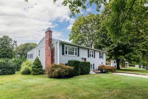 75 Hickory Dr, North Kingstown, RI 02852